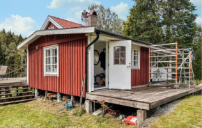 2 Bedroom Cozy Home In Hindås, Hindås
